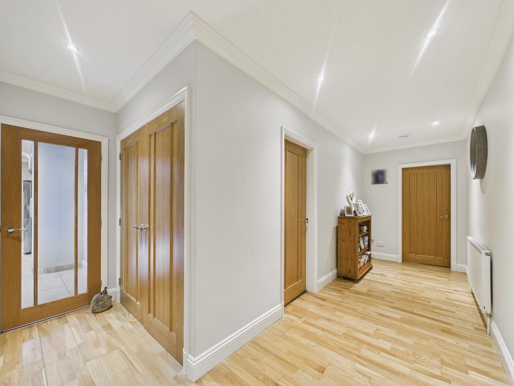 Cam04092 g0 pr0099 still012