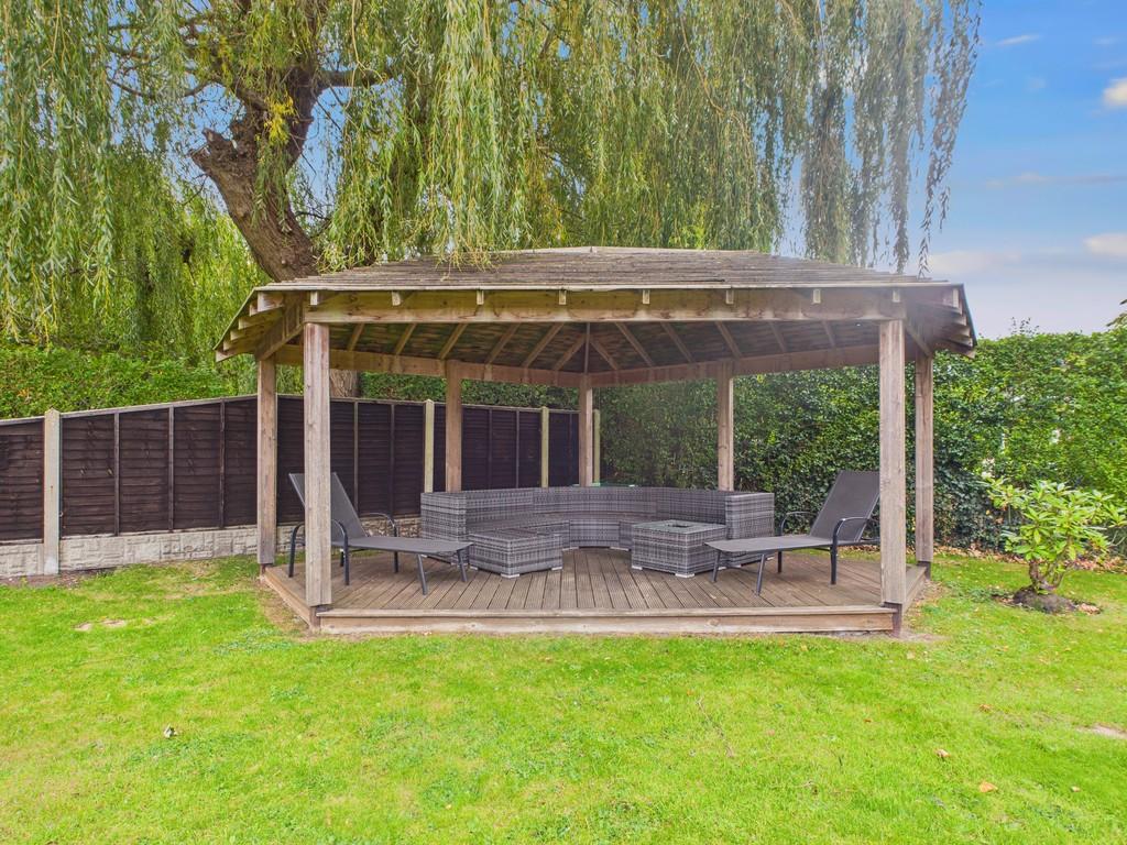 Cam04092 g0 pr0099 still025