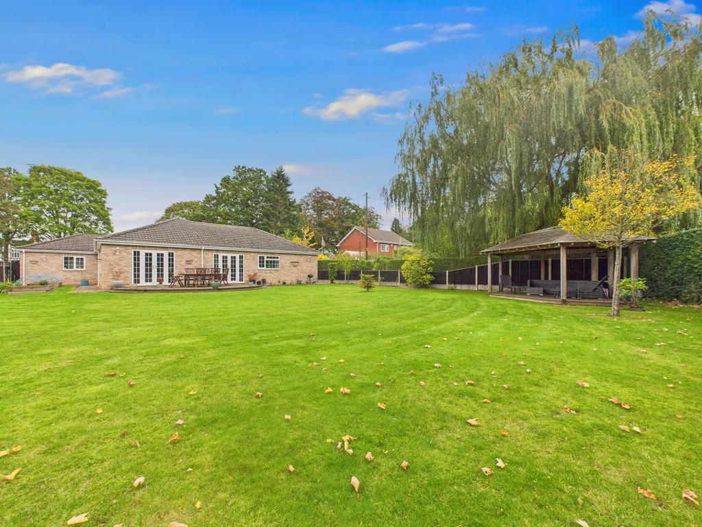 Cam04092 g0 pr0099 still031