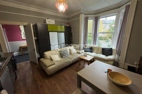 6 bedroom house to rent, Hyde Park Terrace, Leeds LS6