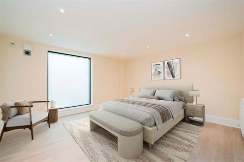 2 bedroom flat for sale, Millers Way, London W6