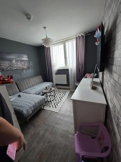 1 bedroom flat to rent, Harts Lane, Barking, Essex, IG11