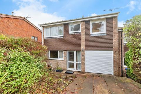 7 Howard Close, Leek, ST13 8JW