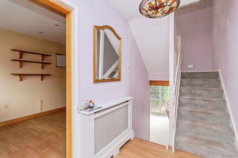 7 Howard Close, Leek, ST13 8JW