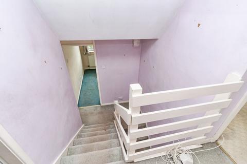 7 Howard Close, Leek, ST13 8JW