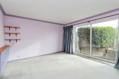 7 Howard Close, Leek, ST13 8JW