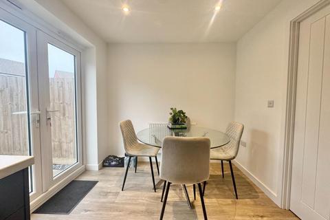 2 bedroom end of terrace house for sale, Hickson Avenue, Kingsthorpe, Northampton NN2