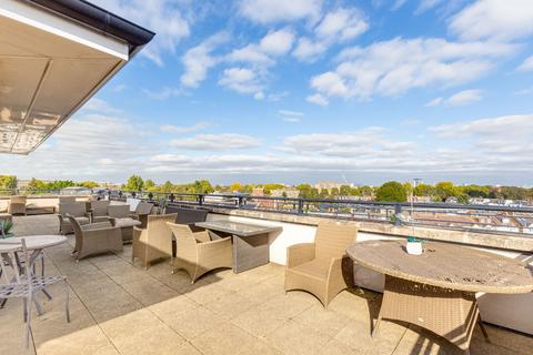 4 bedroom flat for sale, Carnwath Road, London