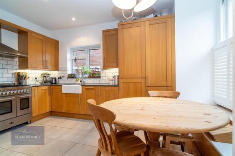 3 bedroom end of terrace house for sale, Bells Hill, Barnet EN5