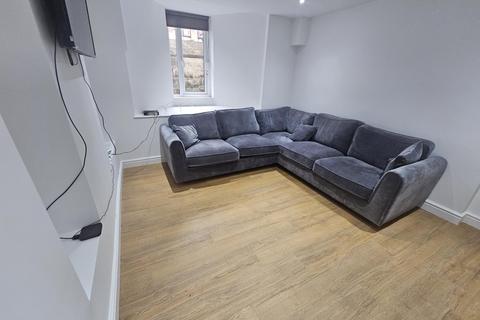 6 bedroom house to rent, Brudenell Grove, Leeds LS6