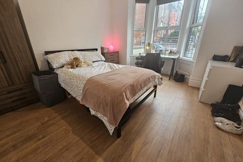 6 bedroom house to rent, Brudenell Grove, Leeds LS6