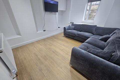 6 bedroom house to rent, Brudenell Grove, Leeds LS6