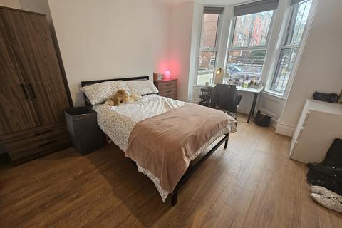 6 bedroom house to rent, Brudenell Grove, Leeds LS6