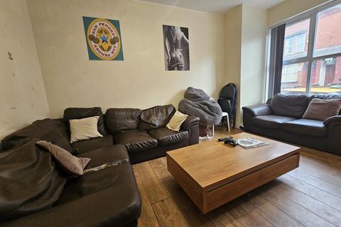 7 bedroom house to rent, Chestnut Avenue, Leeds LS6