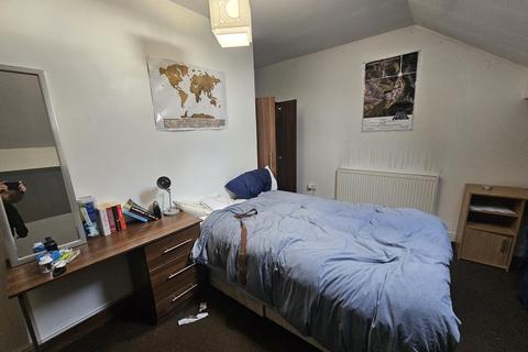 7 bedroom house to rent, Chestnut Avenue, Leeds LS6