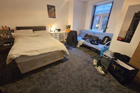 7 bedroom house to rent, Chestnut Avenue, Leeds LS6