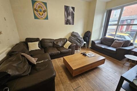 7 bedroom house to rent, Chestnut Avenue, Leeds LS6