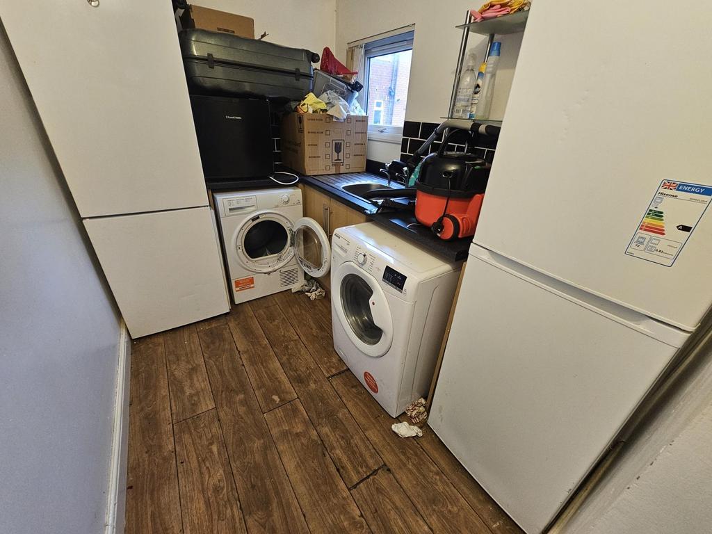 A compact yet practical kitchen space with mode...
