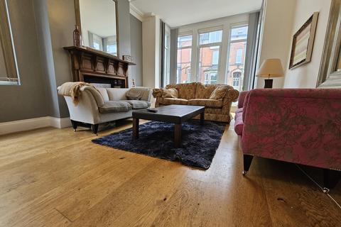 4 bedroom house to rent, Regent Park Avenue, Leeds LS6