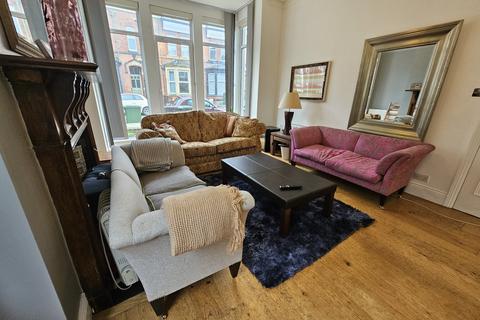 4 bedroom house to rent, Regent Park Avenue, Leeds LS6