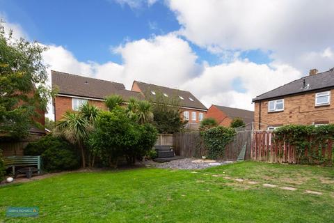 4 bedroom semi-detached house for sale, Trinity Road, Taunton