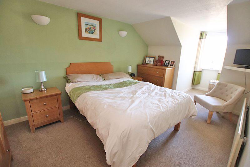 Bedroom Photo 1