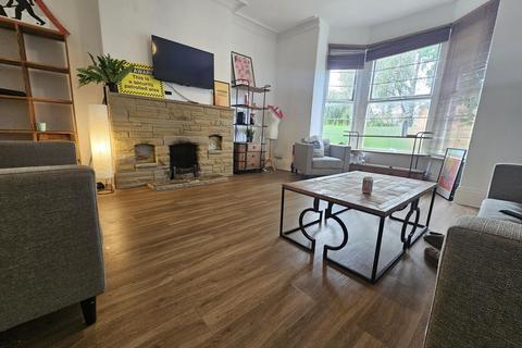 6 bedroom house to rent, Consort Terrace, Leeds LS3