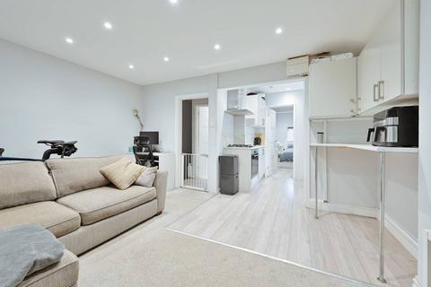 1 bedroom flat for sale, North Western Avenue, Watford, WD25
