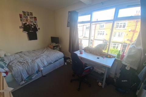 5 bedroom house to rent, Manor 39 Drive, Leeds LS6