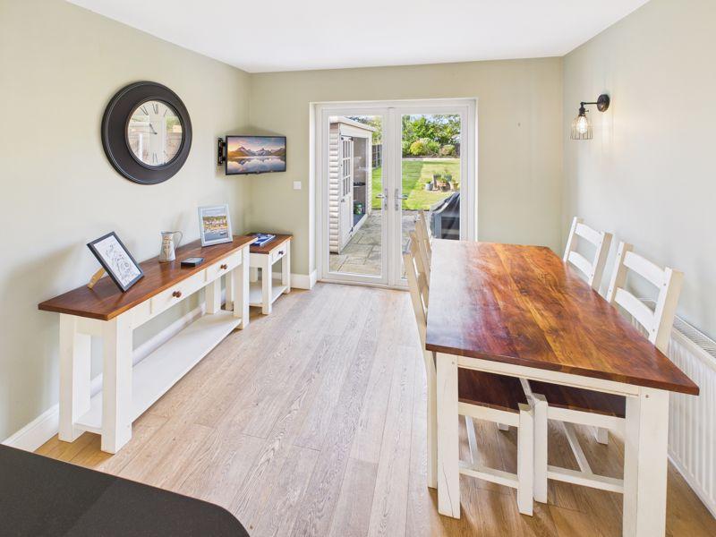 Dining kitchen -...
