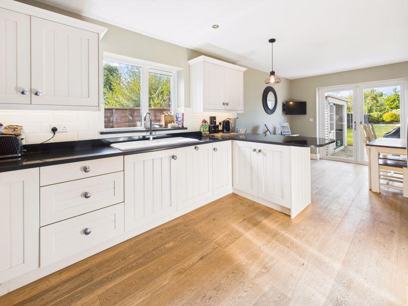Dining kitchen