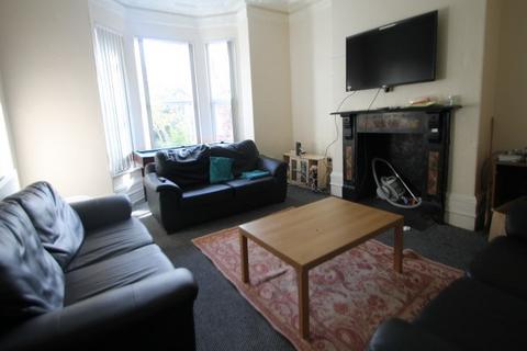 9 bedroom house to rent, Bainbrigge Road, Leeds LS6