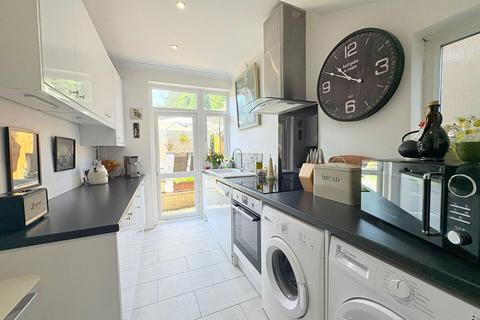 3 bedroom semi-detached house for sale, Shendish Edge, Hemel Hempstead, HP3