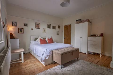4 Northernhay Square, Exeter, EX4 3ES