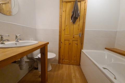 4 bedroom house to rent, Victoria Road, Leeds LS6