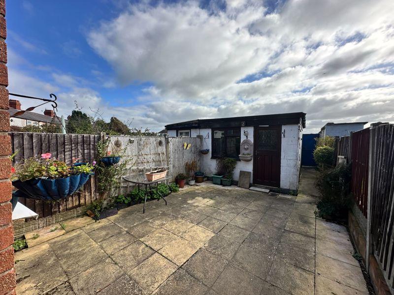 Garage/Garden