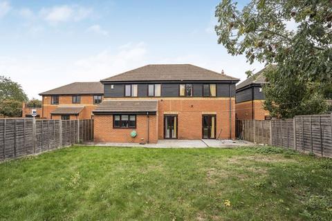 5 bedroom detached house for sale, Winstanley Lane, Milton Keynes
