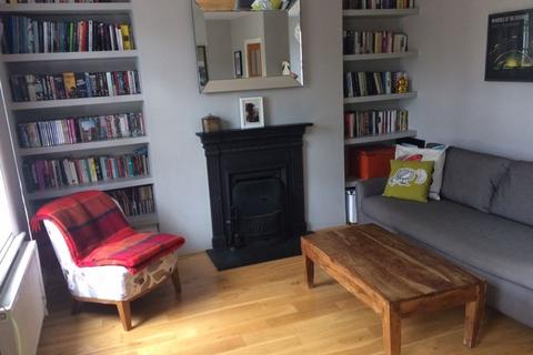 2 bedroom property to rent, 2 bed flat to let, Urlwin Street, SE5 London