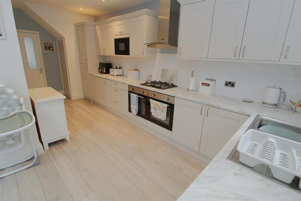 Kitchen1.JPG