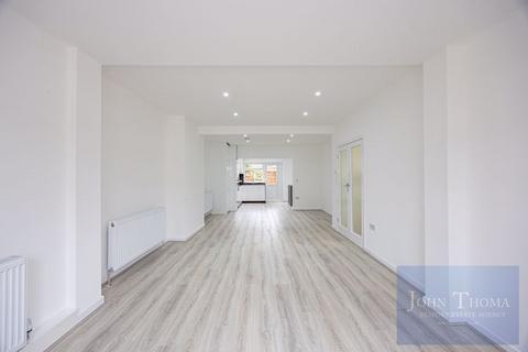 29 Fairview Road, Chigwell, IG7 6HP