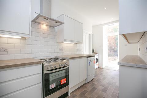6 bedroom terraced house to rent, Westgate Road, Newcastle Upon Tyne