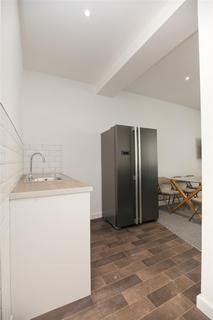 6 bedroom terraced house to rent, Westgate Road, Newcastle Upon Tyne