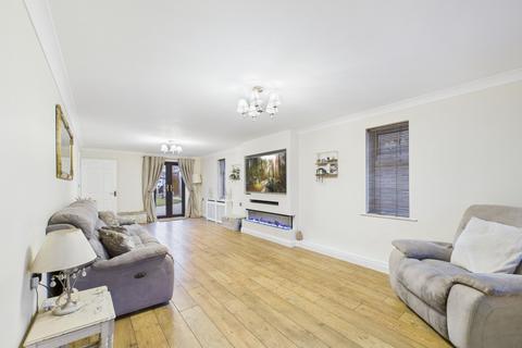 4 bedroom detached house for sale, Main Street, Farcet, PE7