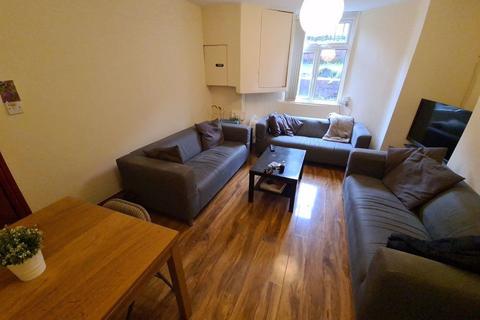 6 bedroom house to rent, Ebberston Terrace, Leeds LS6