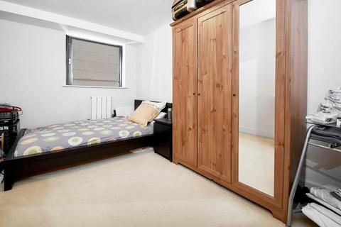 2 bedroom apartment to rent, 37 Millharbour, Canary Wharf, South Quay E14