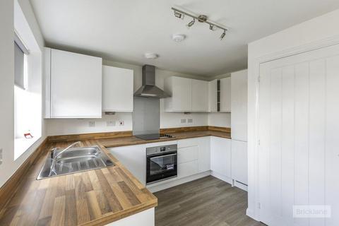 3 bedroom terraced house to rent, Overstone Gate, Northampton NN6