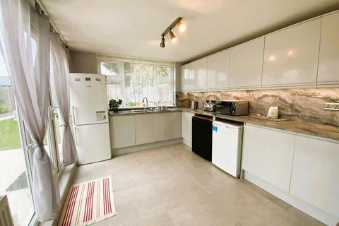 undefined, Hornchurch RM12