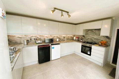 undefined, Hornchurch RM12