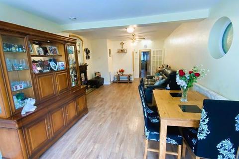 undefined, Hornchurch RM12