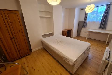 6 bedroom house to rent, Brudenell Road, Leeds LS6